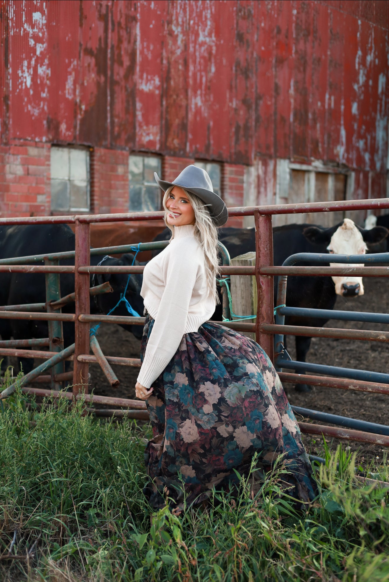 Poetry in Petals Skirt - Black