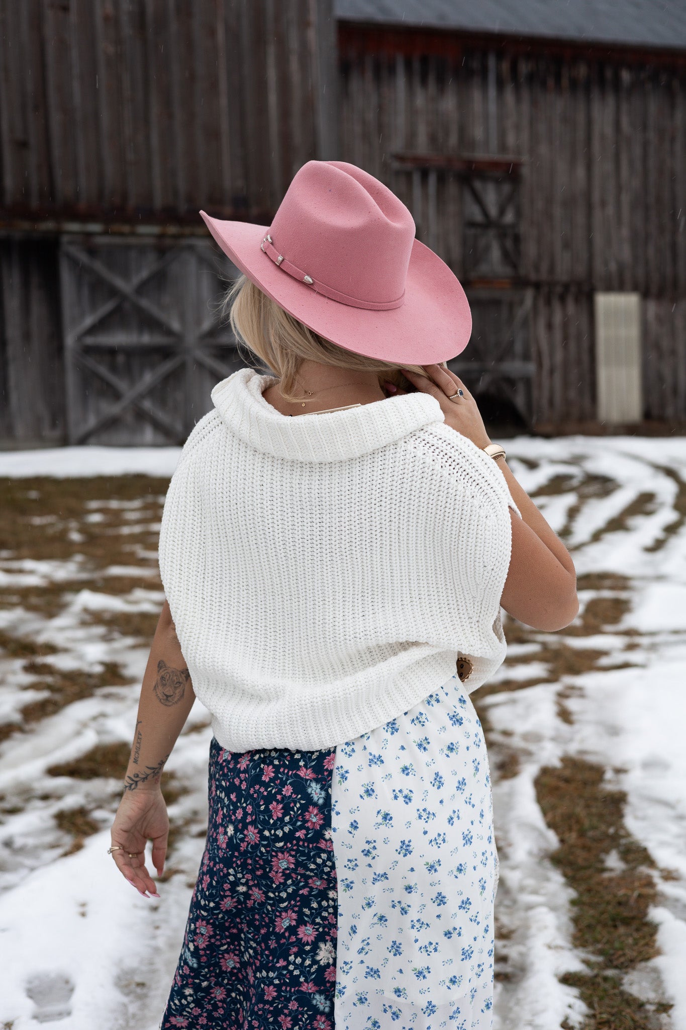 Oasis Knit Sweater Vest - White