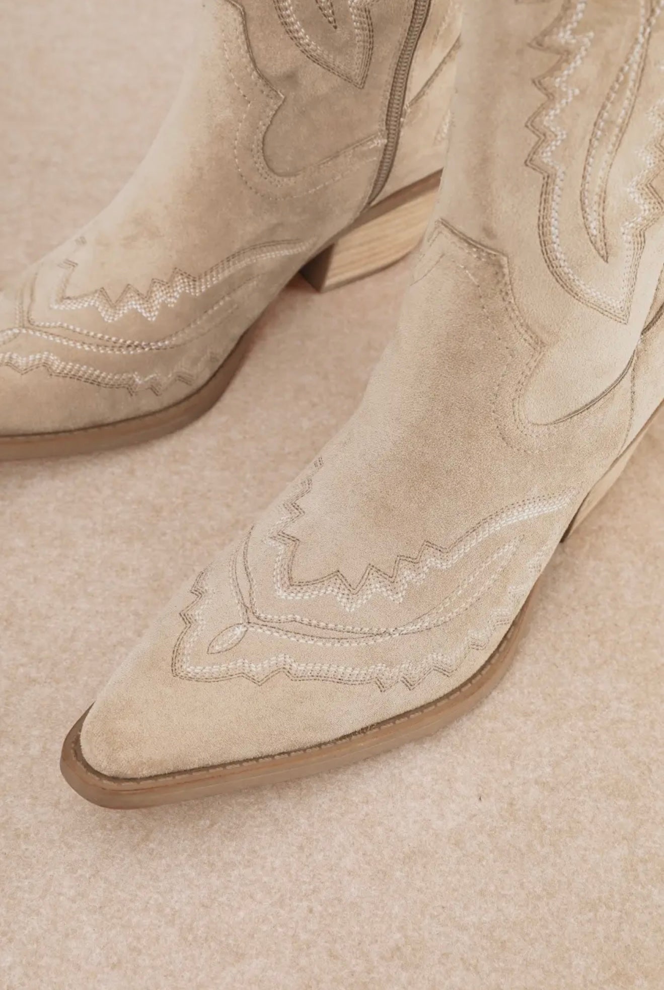 Fawnwood Boots - Cream