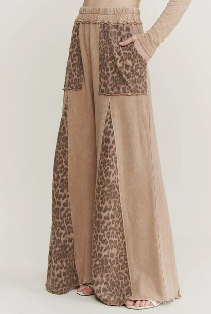 Mineral Leopard Flares