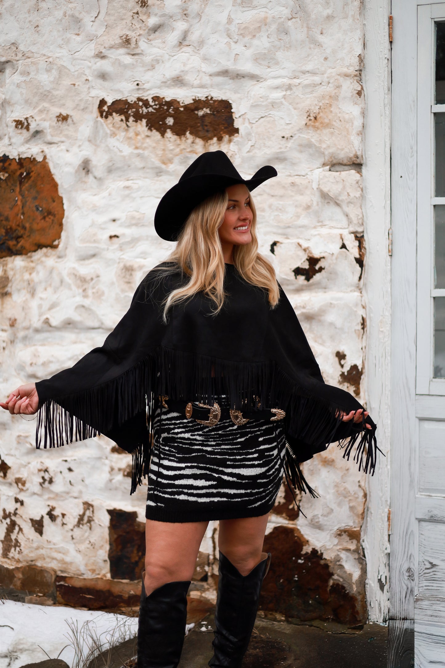 Frontier Fringe Cape - Black