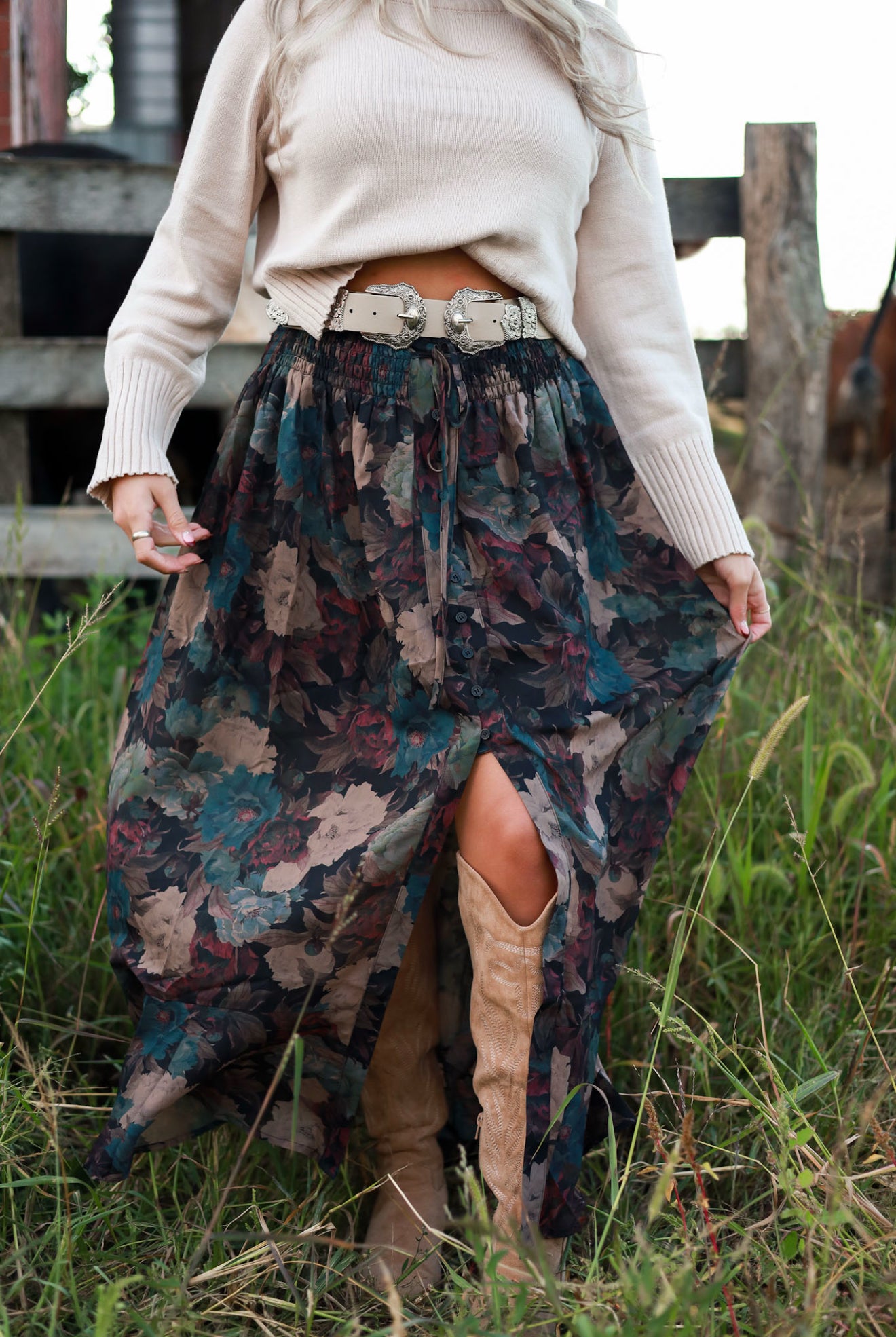 Poetry in Petals Skirt - Black