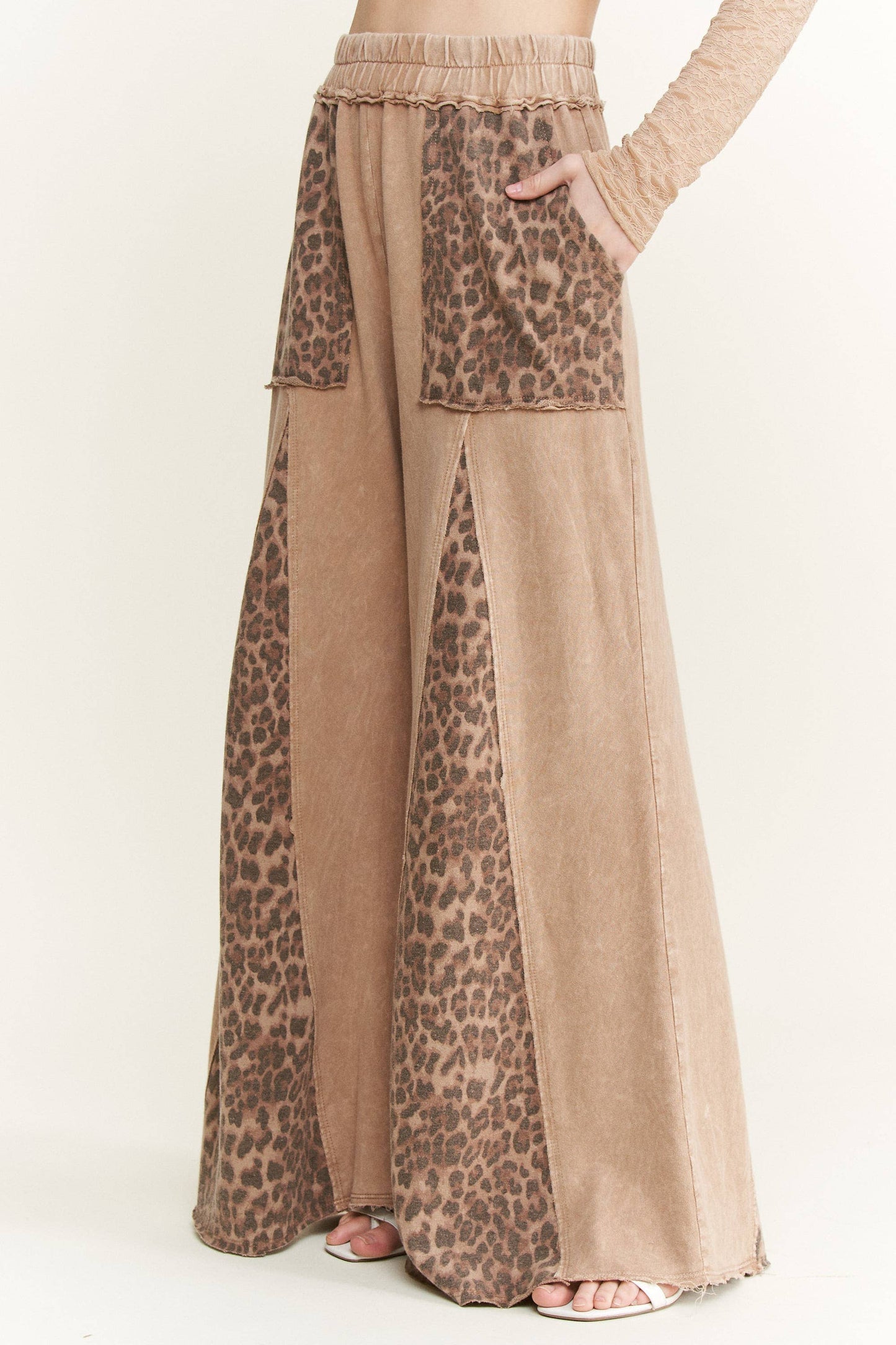 Mineral Leopard Flare Pants - Tan