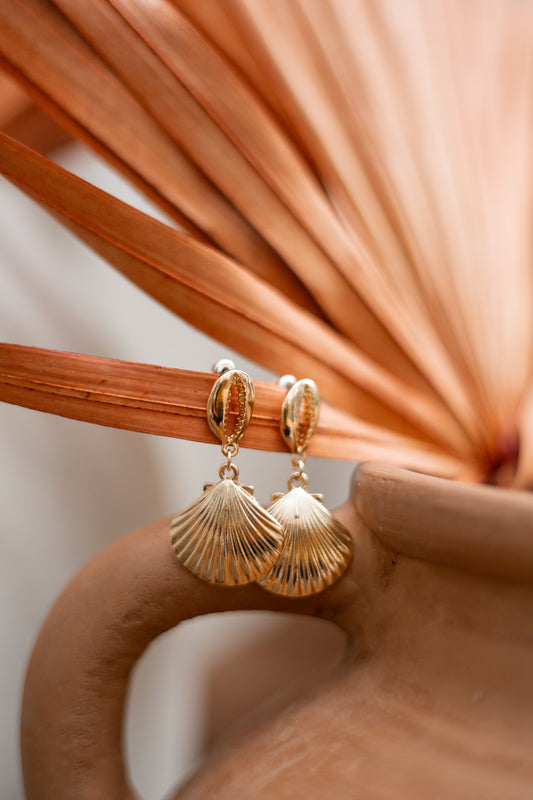 Luxe Shell Dangle Earrings - Gold