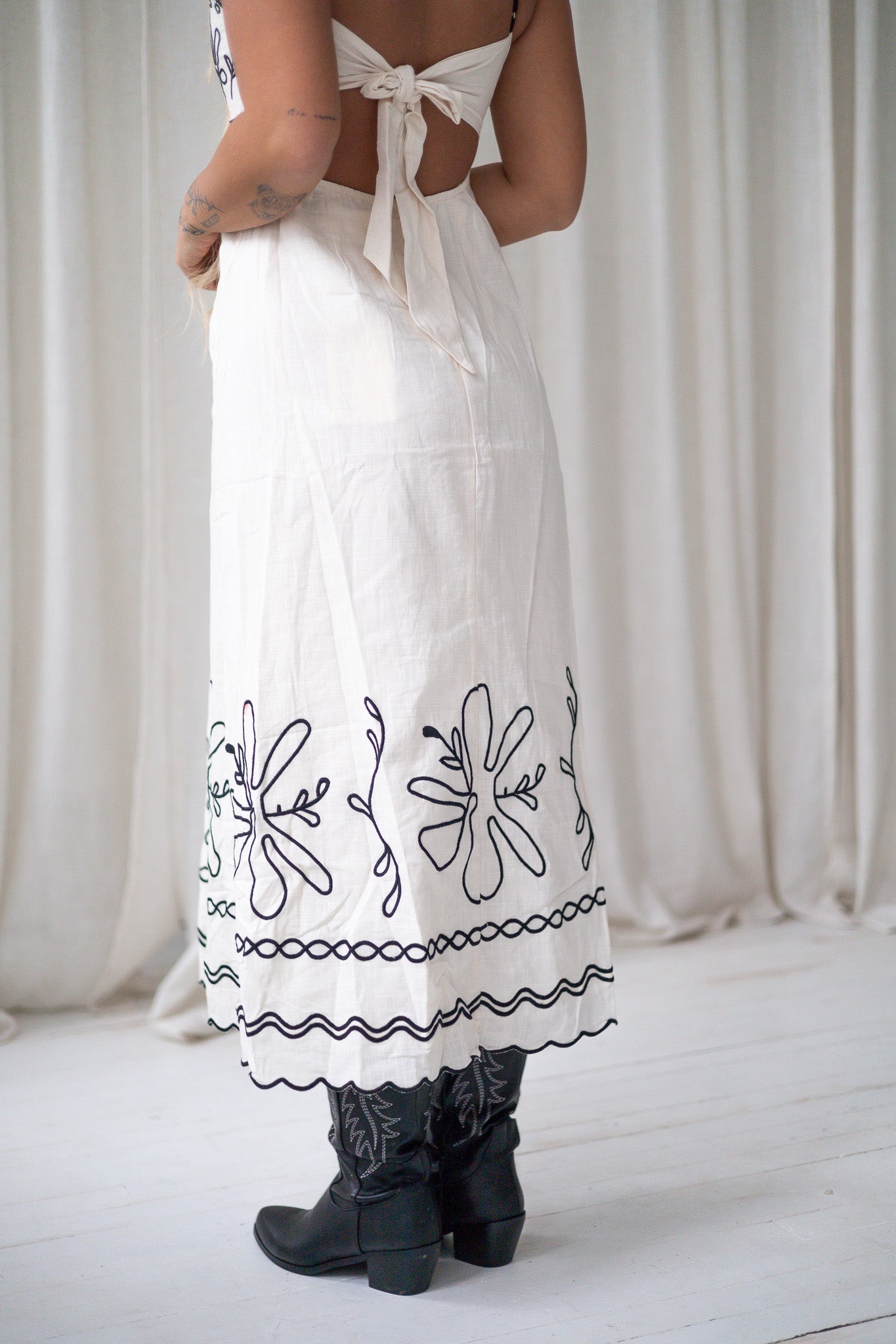 Blackthorn Linen Midi Dress