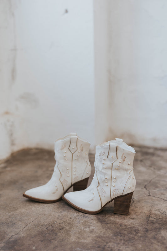 Ivory Pearl Western Boots